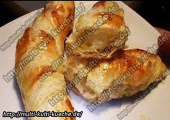 Blätterteig Hörnchen mit Käsefüllung