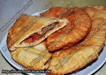 Chebureki Tschebureki Teigtasche mit Hackfüllung