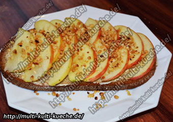 Ein Apfel Nuss Brot