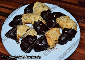 Mandelhörnchen - Chocolate Almond Crescents