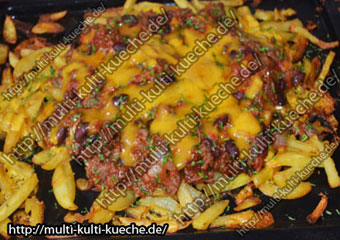 Pommes mit Chili Cheese überbacken