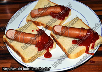 Wurstfinger auf Toastbrot