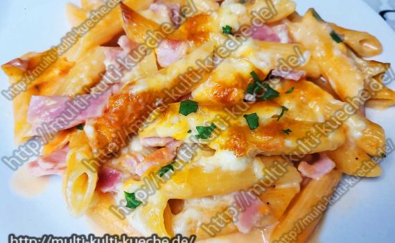 Nudelauflauf mit Schinken