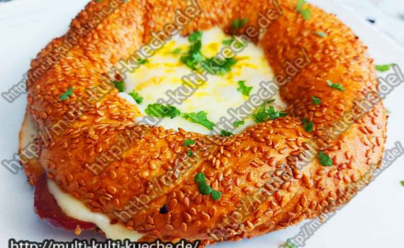 Simit mit Sucuk und Ei